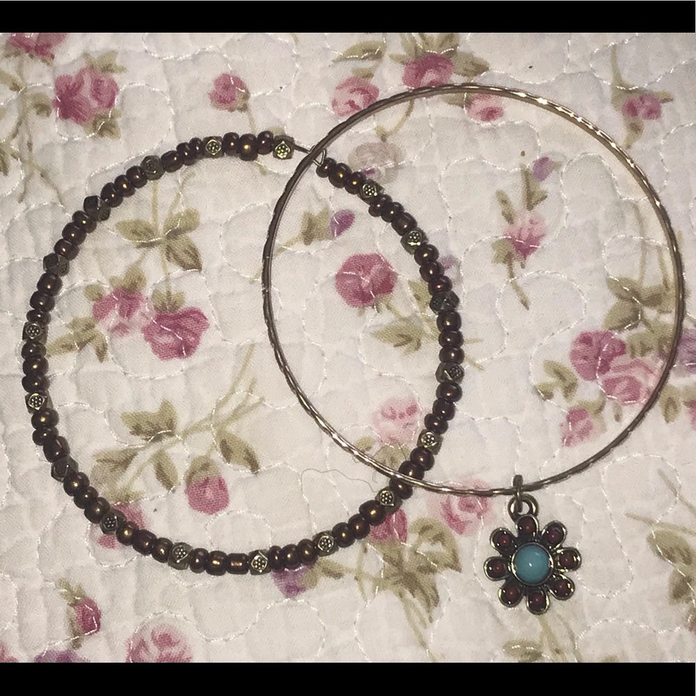 2 bracelets set with flower charm